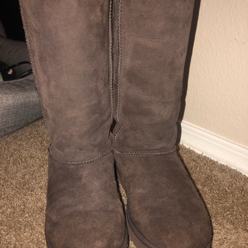 UGG Womens Classic Tall Chocolate Boots Size 7